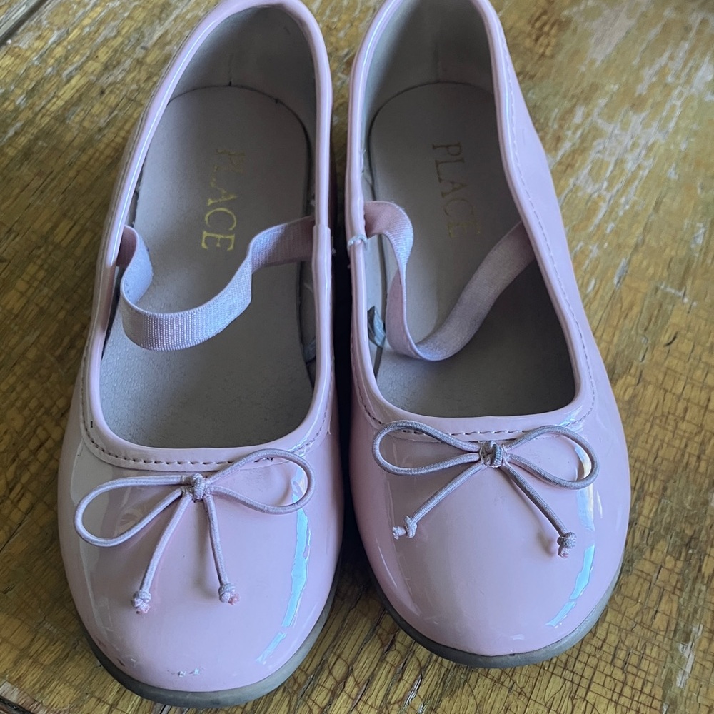 Place Light Pink Ballet Shoes with Bow